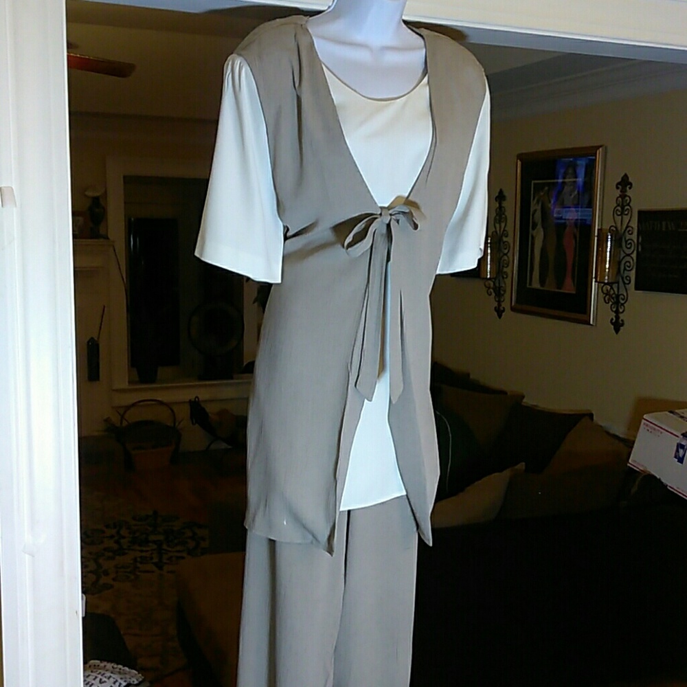 Kwai ladies 2pc pant suit